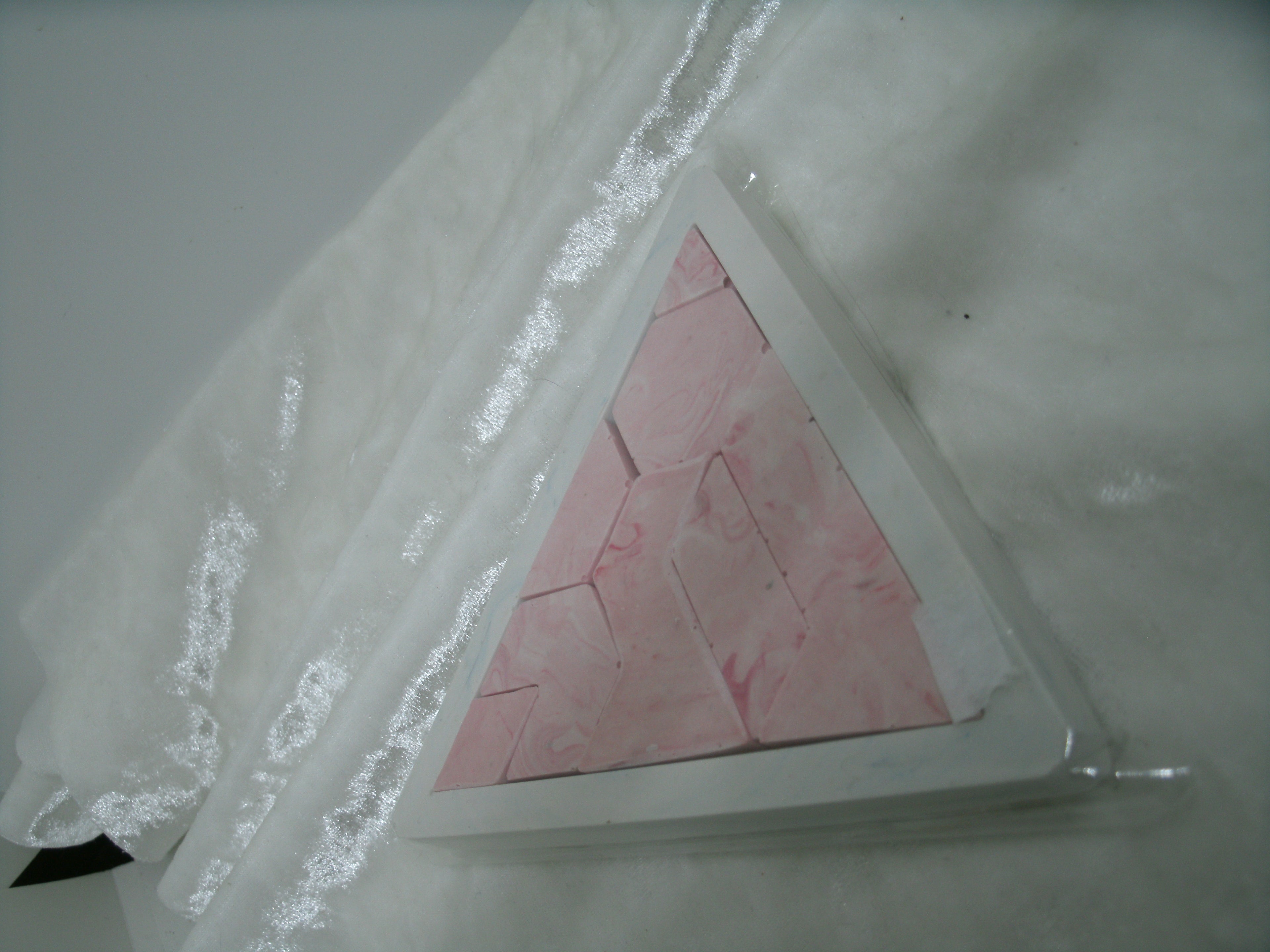 case tête triangle